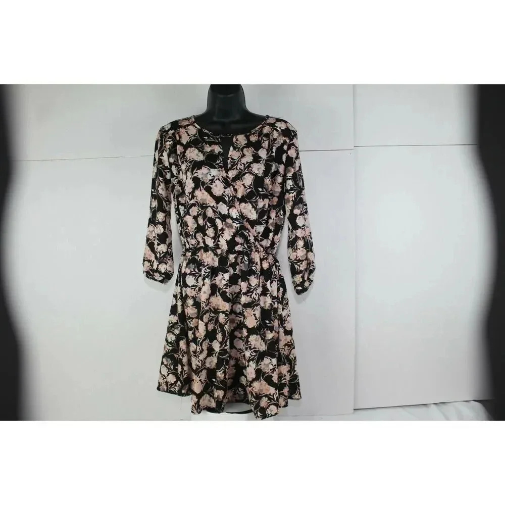ladies LUSH floral pattern skirt size M